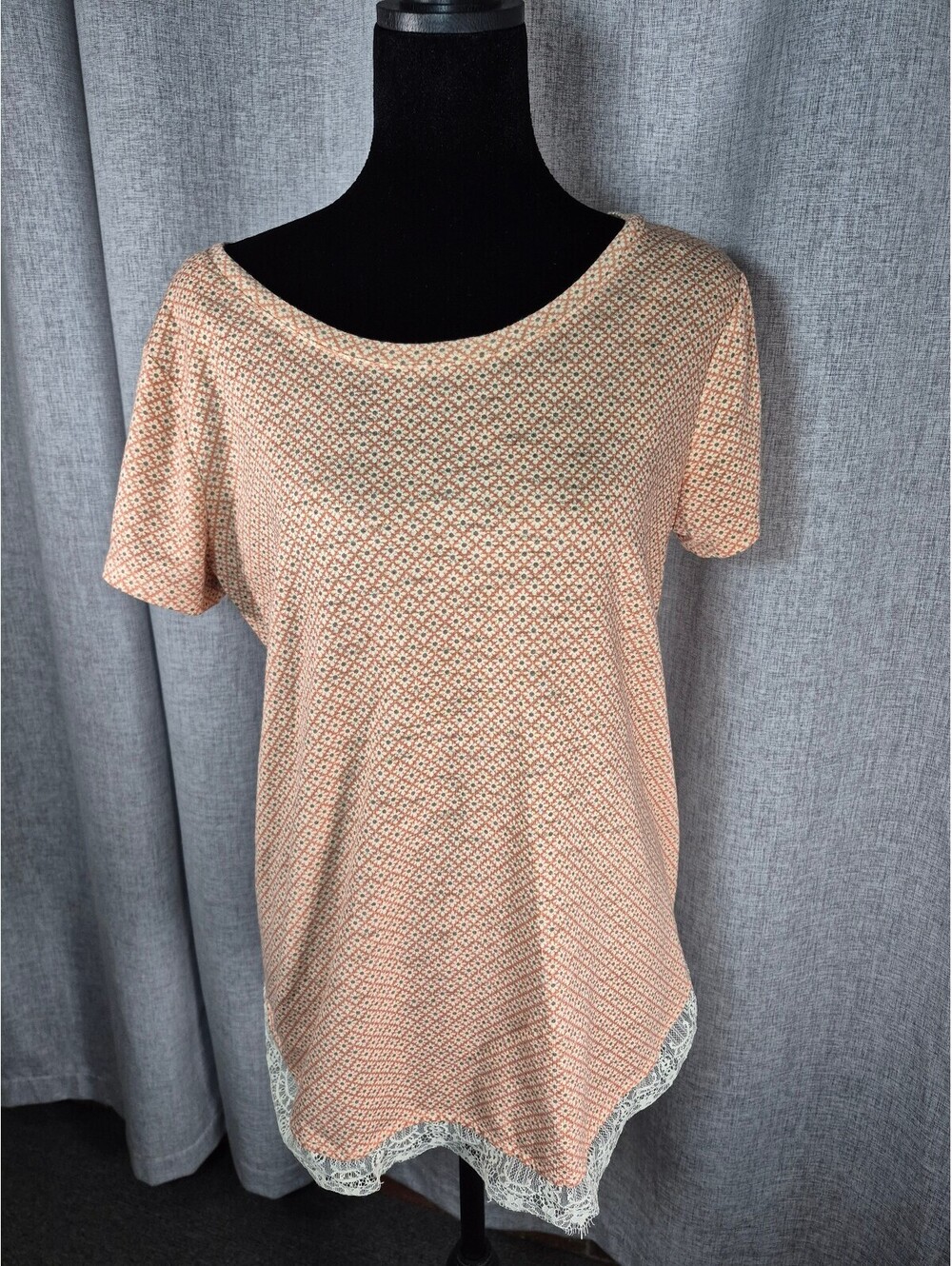Lauren Conrad Women’s Peach Ivory Floral Lace Trim High Low Tunic Top Bow Back